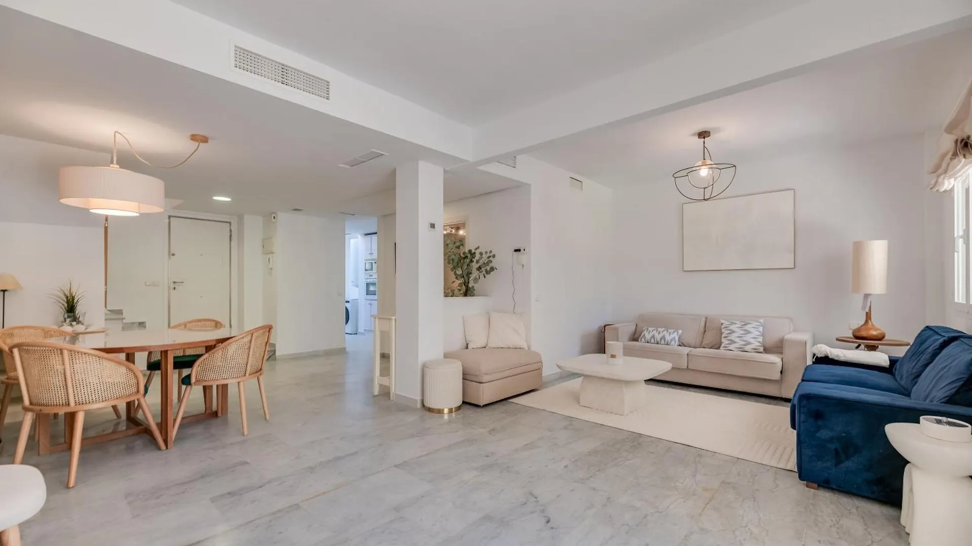 Marbella Villa Monteros 0*,