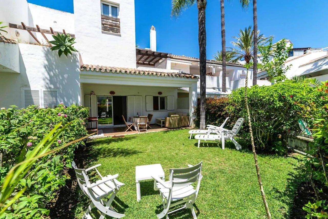 Marbella Villa Monteros 0*,