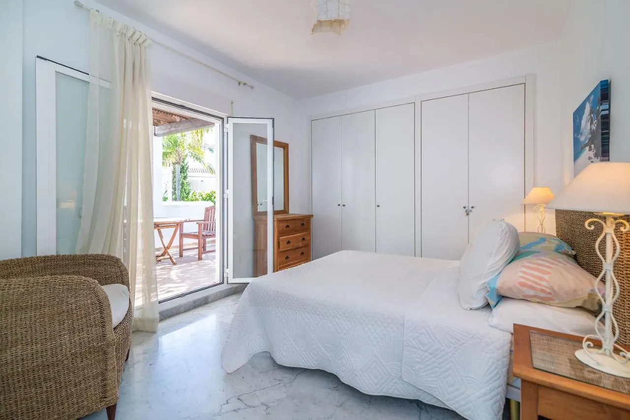 בית נופש Marbella Villa Monteros ספרד