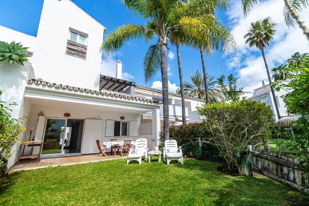 Marbella Villa Monteros 0*,